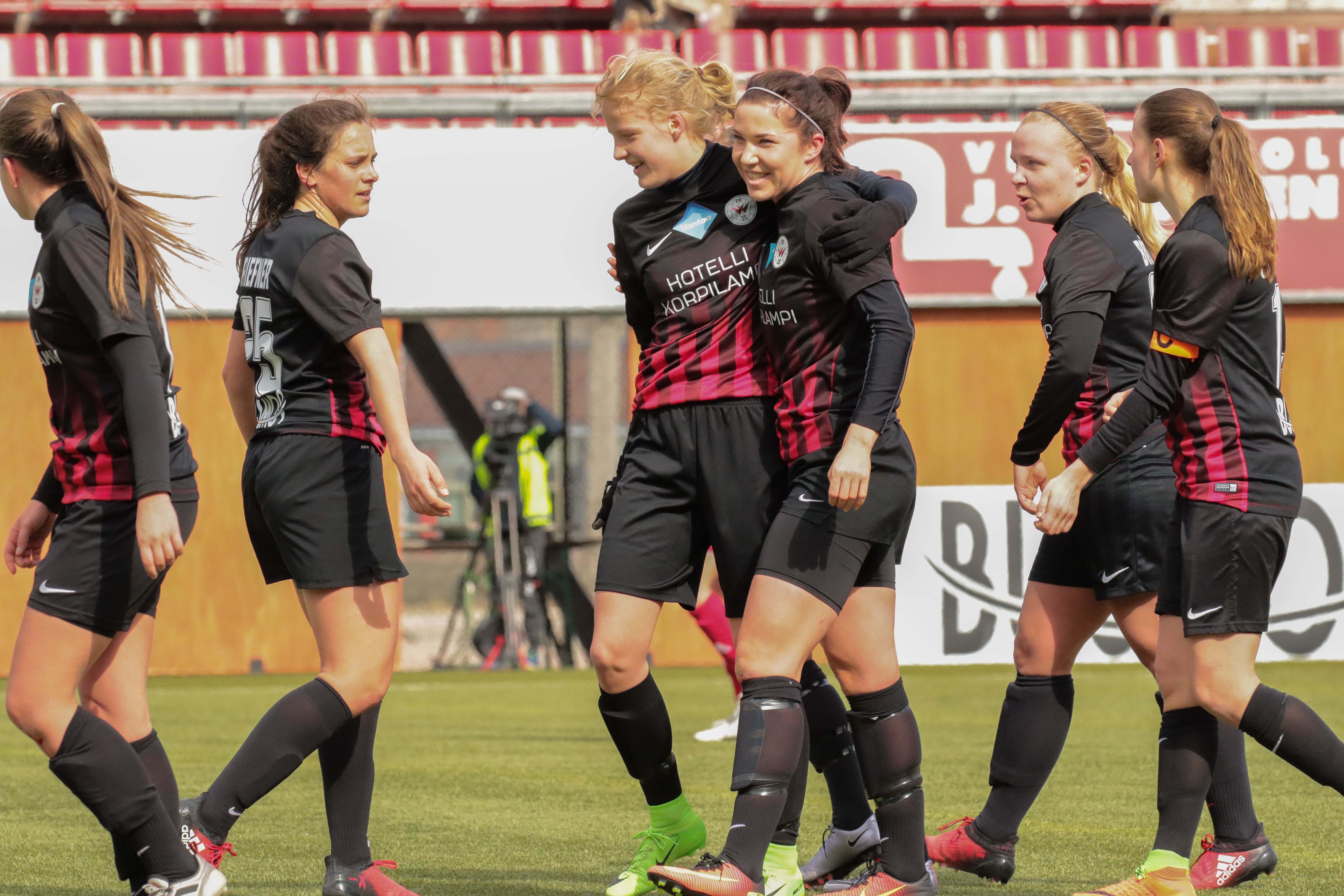 PK 35 Vantaa – Åland United, 1 0, Naisten Liiga, 14.4.2017 38
