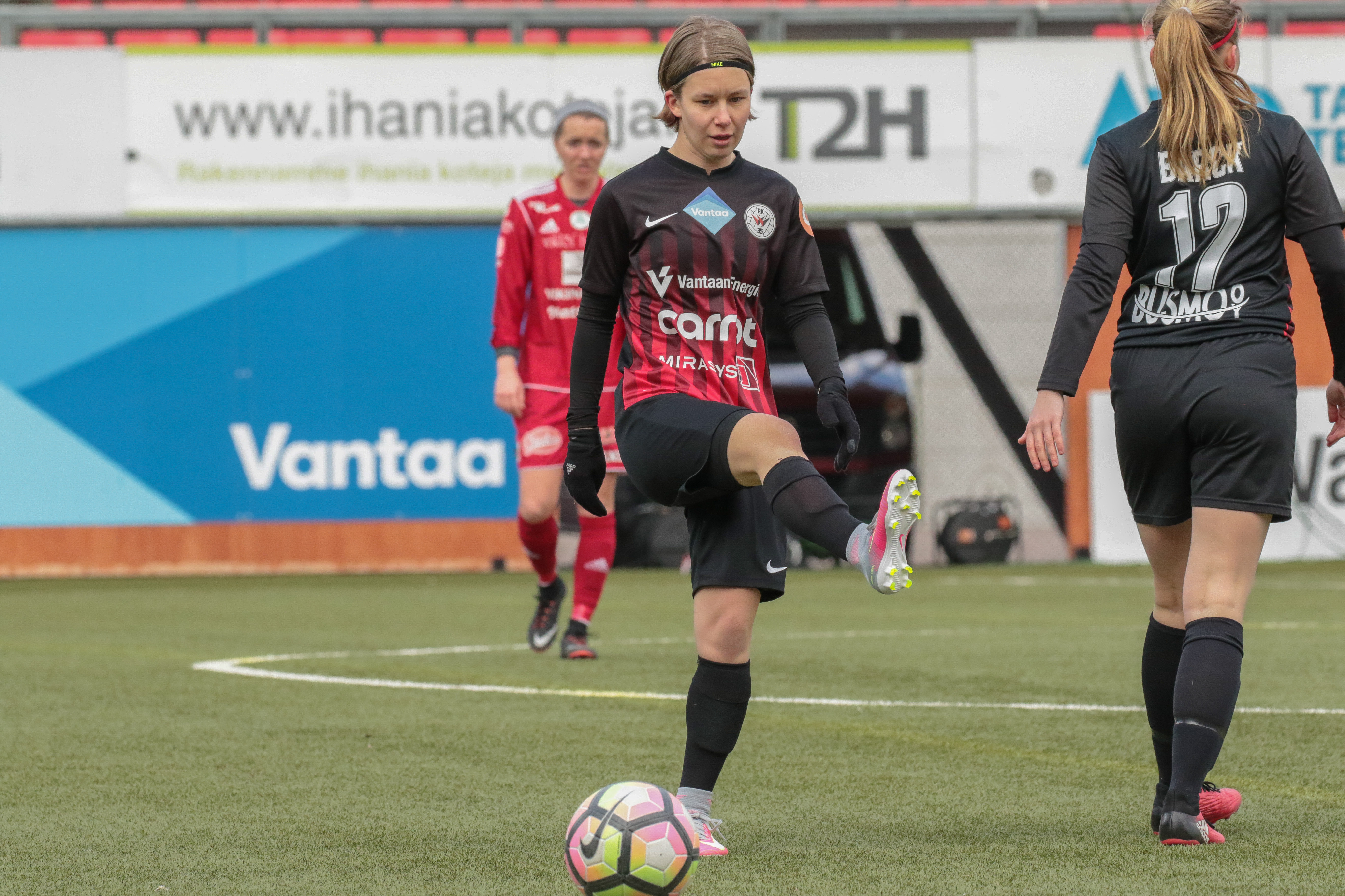 PK 35 Vantaa – Åland United, 1 0, Naisten Liiga, 14.4.2017 60